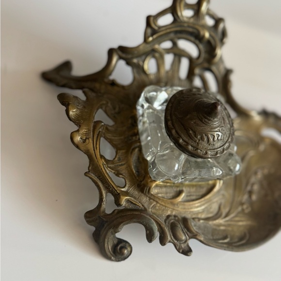 Vintage / Antique Brass Inkwell with Glass Insert - Picture 6 of 9